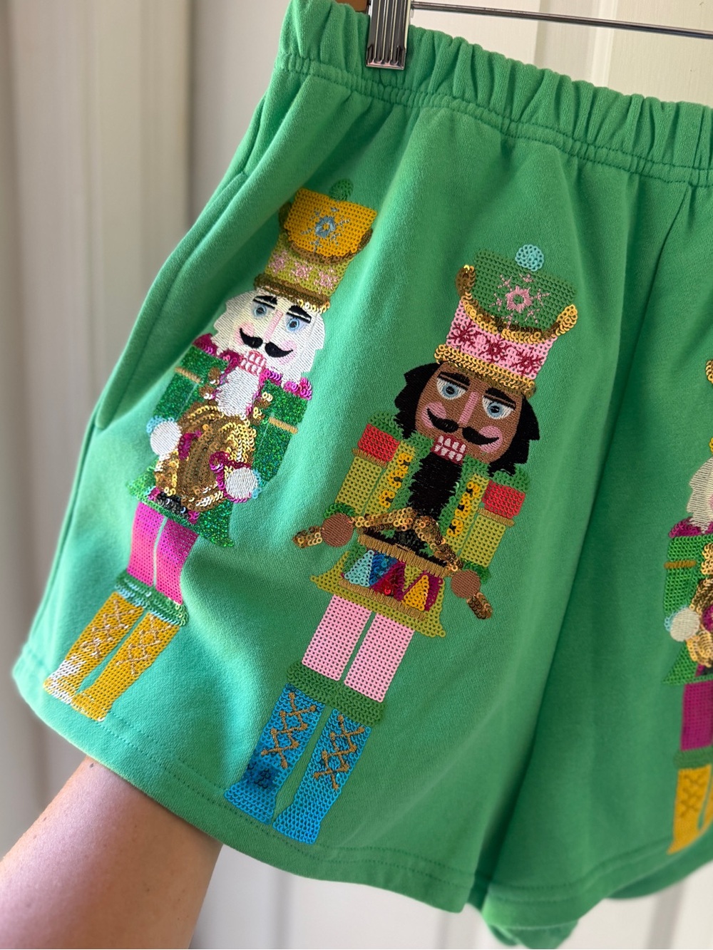 QUEEN OF SPARKLES Women's Nutcracker Band Shorts in Green M - Picture 4 of 7